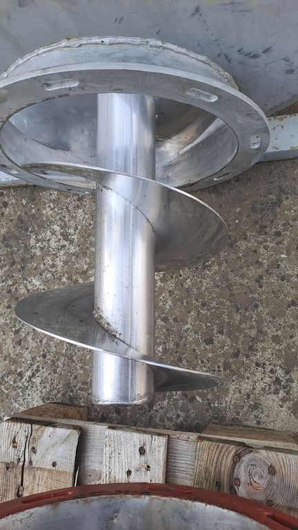 STAINLESS STEEL HOPPER / SCREW CONVEYOR FOR GRAPES AND VERTICAL DESTEMEMER, FIRM IMMA, SECOND HAND MACHINE - Image 4 STAINLESS STEEL HOPPER / SCREW CONVEYOR FOR GRAPES AND VERTICAL DESTEMEMER, FIRM IMMA, SECOND HAND MACHINE - Image 4