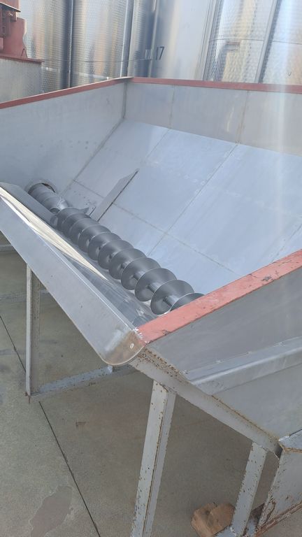 STAINLESS STEEL HOPPER / SCREW CONVEYOR FOR GRAPES AND VERTICAL DESTEMEMER, FIRM IMMA, SECOND HAND MACHINE - Image 5 STAINLESS STEEL HOPPER / SCREW CONVEYOR FOR GRAPES AND VERTICAL DESTEMEMER, FIRM IMMA, SECOND HAND MACHINE - Image 5
