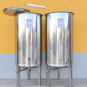 SERBATOI IN ACCIAIO INOX, COPERCHIO GALLEGGIANTE A FONDO BOMBATO, CAPACITÀ LITRI 500, ATTREZZATURA USATA