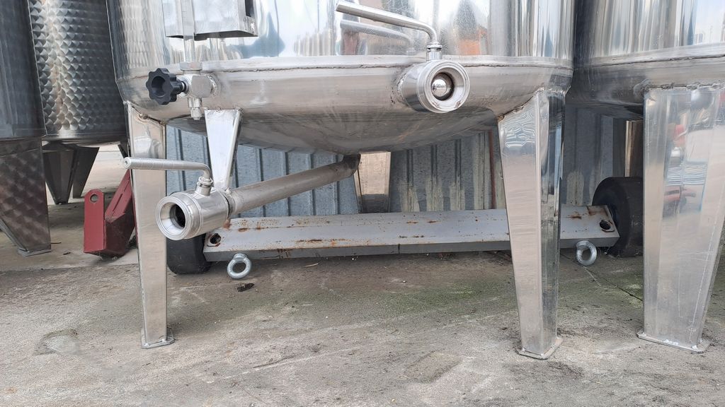 STAINLESS STEEL TANKS WITH ROUNDED BOTTOMS BOTTOM, CAPACITY 1000 LITER (10 HL) ABOUT, STORAGE MODEL, USED EQUIPMENT - Image 5 STAINLESS STEEL TANKS WITH ROUNDED BOTTOMS BOTTOM, CAPACITY 1000 LITER (10 HL) ABOUT, STORAGE MODEL, USED EQUIPMENT - Image 5