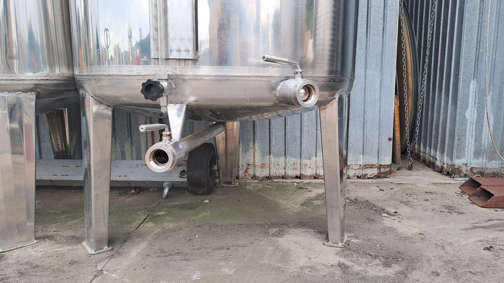 STAINLESS STEEL TANKS WITH ROUNDED BOTTOMS BOTTOM, CAPACITY 1000 LITER (10 HL) ABOUT, STORAGE MODEL, USED EQUIPMENT - Image 6 STAINLESS STEEL TANKS WITH ROUNDED BOTTOMS BOTTOM, CAPACITY 1000 LITER (10 HL) ABOUT, STORAGE MODEL, USED EQUIPMENT - Image 6