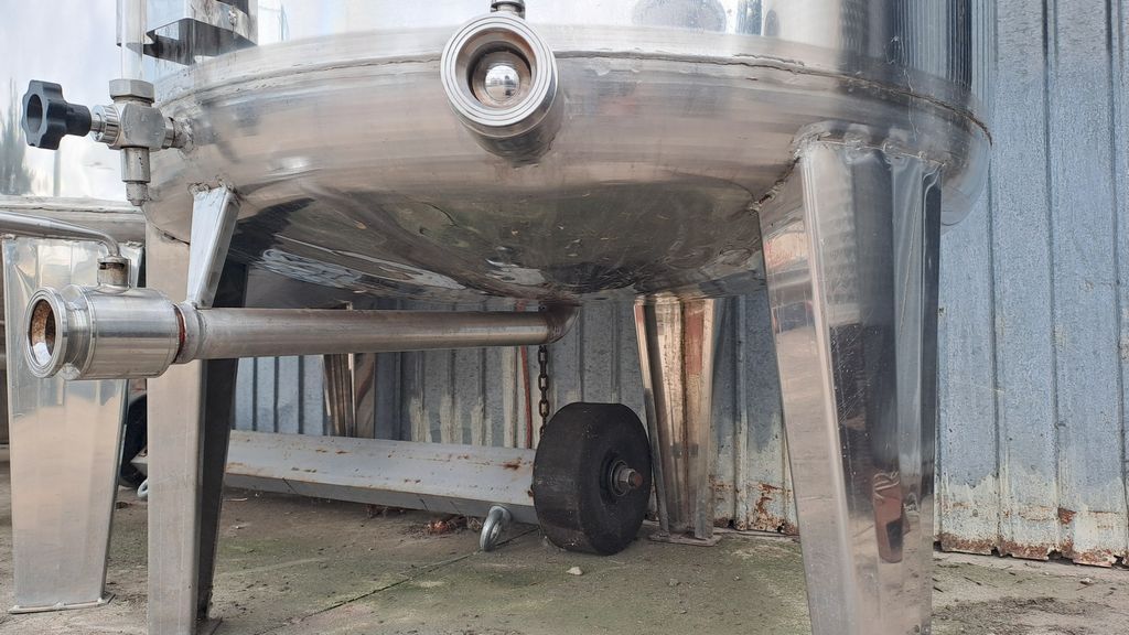 STAINLESS STEEL TANKS WITH ROUNDED BOTTOMS BOTTOM, CAPACITY 1000 LITER (10 HL) ABOUT, STORAGE MODEL, USED EQUIPMENT - Image 8 STAINLESS STEEL TANKS WITH ROUNDED BOTTOMS BOTTOM, CAPACITY 1000 LITER (10 HL) ABOUT, STORAGE MODEL, USED EQUIPMENT - Image 8