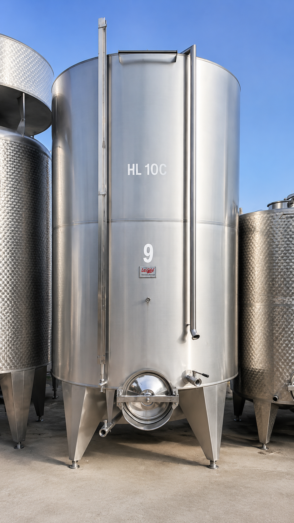 STAINLESS STEEL TANKS FIRM VELO CAPACITY HL 100, STORAGE/WINEMAKING MODEL, CONICAL BOTTOM WITH PLATE, SECOND-HAND EQUIPMENT STAINLESS STEEL TANKS FIRM VELO CAPACITY HL 100, STORAGE/WINEMAKING MODEL, CONICAL BOTTOM WITH PLATE, SECOND-HAND EQUIPMENT