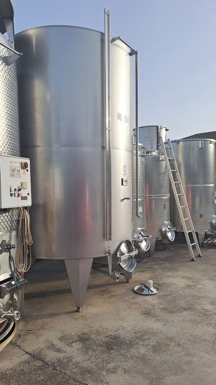 STAINLESS STEEL TANKS FIRM VELO CAPACITY HL 100, STORAGE/WINEMAKING MODEL, CONICAL BOTTOM WITH PLATE, SECOND-HAND EQUIPMENT - Image 5 STAINLESS STEEL TANKS FIRM VELO CAPACITY HL 100, STORAGE/WINEMAKING MODEL, CONICAL BOTTOM WITH PLATE, SECOND-HAND EQUIPMENT - Image 5
