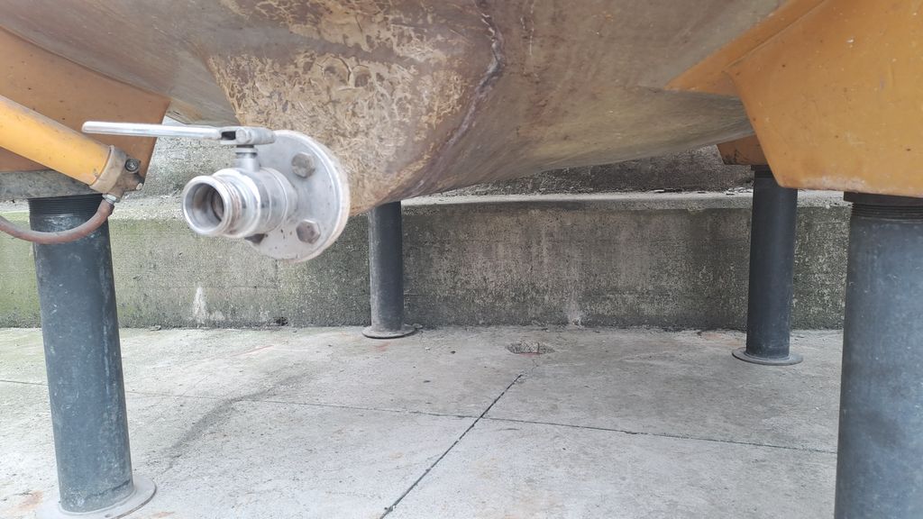 FIBERGLASS TANK, CMP FIRM, CAPACITY HL 70, FLOATING LID WITH ROUNDED BOTTOM, SECOND-HAND EQUIPMENT - Image 5 FIBERGLASS TANK, CMP FIRM, CAPACITY HL 70, FLOATING LID WITH ROUNDED BOTTOM, SECOND-HAND EQUIPMENT - Image 5