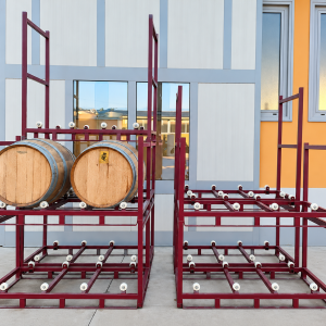 SERIES OF 2-POSITION BARRIQUES SUPPORTS IN PAINTED IRON, SECOND-HAND EQUIPMENT