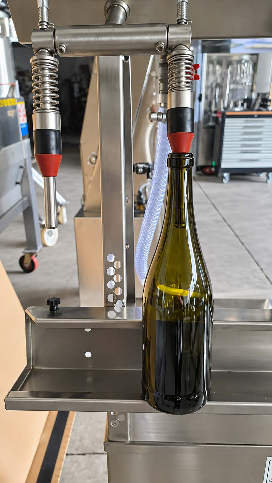 IN-LINE FILLER 6 NOZZLES FIRM IN STAINLESS STEEL ON WHEELS, SECOND HAND MACHINE - Image 9